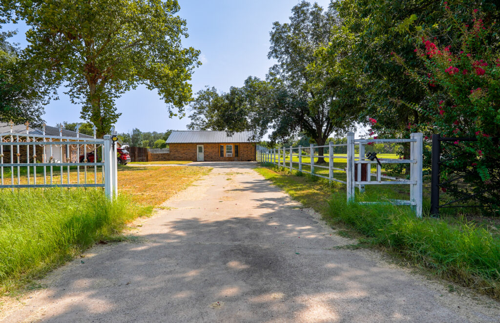 The Texas Honey Spot Retreat | Cozy Country Guesthouse photo 42
